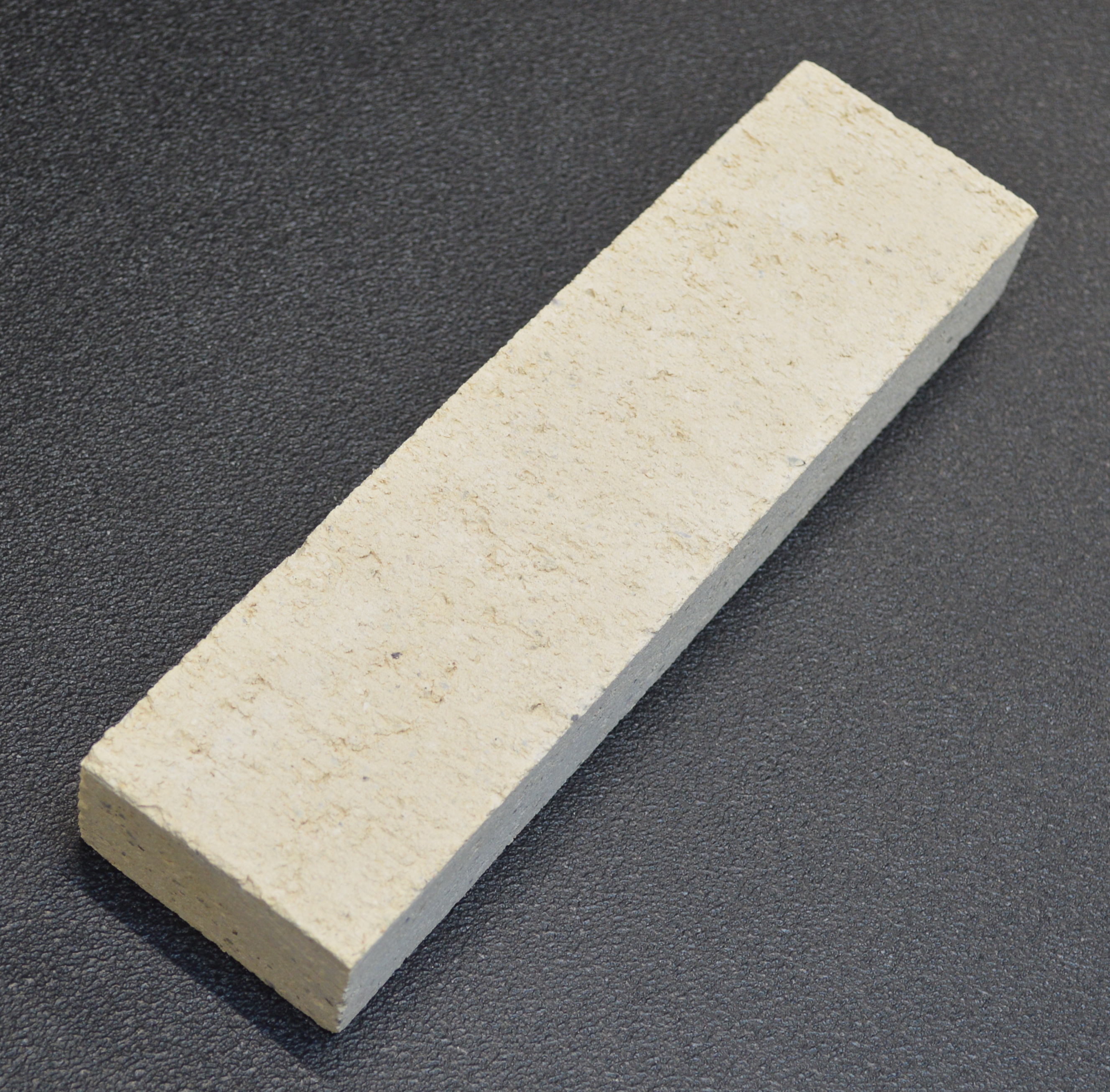 Novaline Konsul V6 pietra per fondo a destra